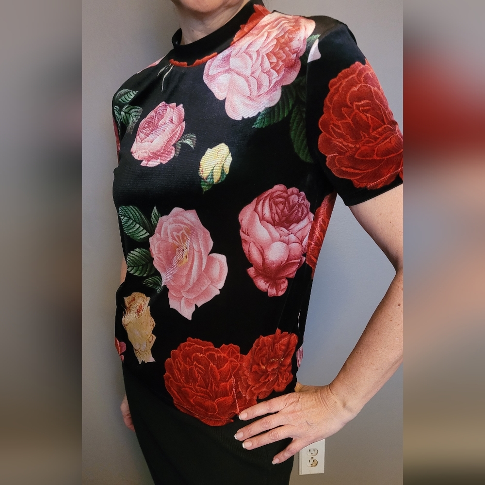 Zara  Black Velvet Mockneck Blouse Giant Floral Rose Print Feminine Top Size S